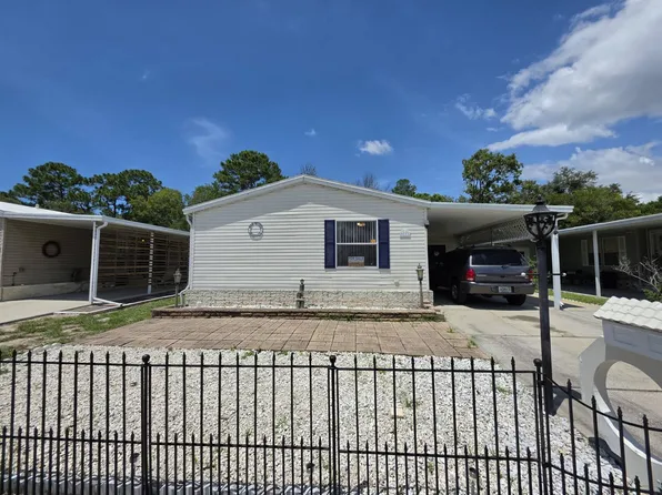 9833 Kenneth Ln, Hudson, FL 34667