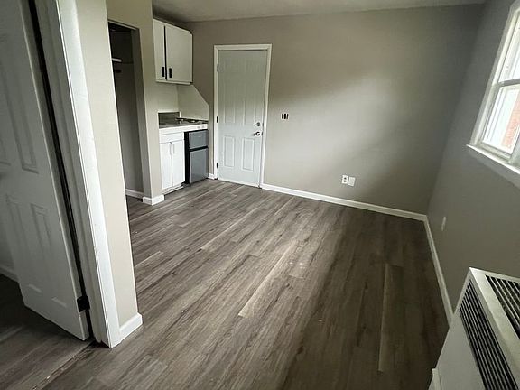 3rd image of 815 Crescent Dr APT 6