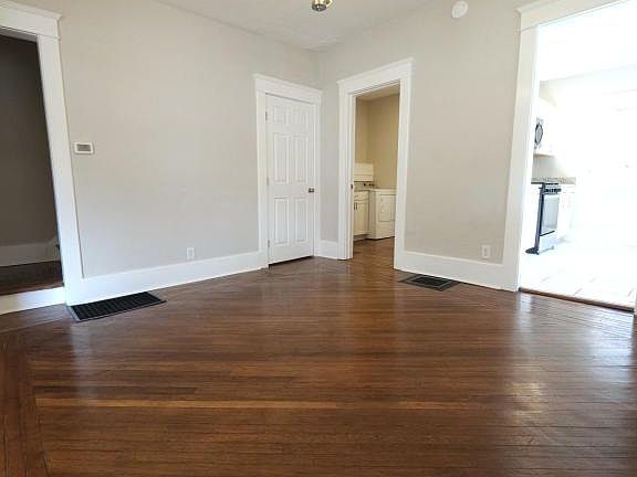 3rd image of 4534 Apulia Rd