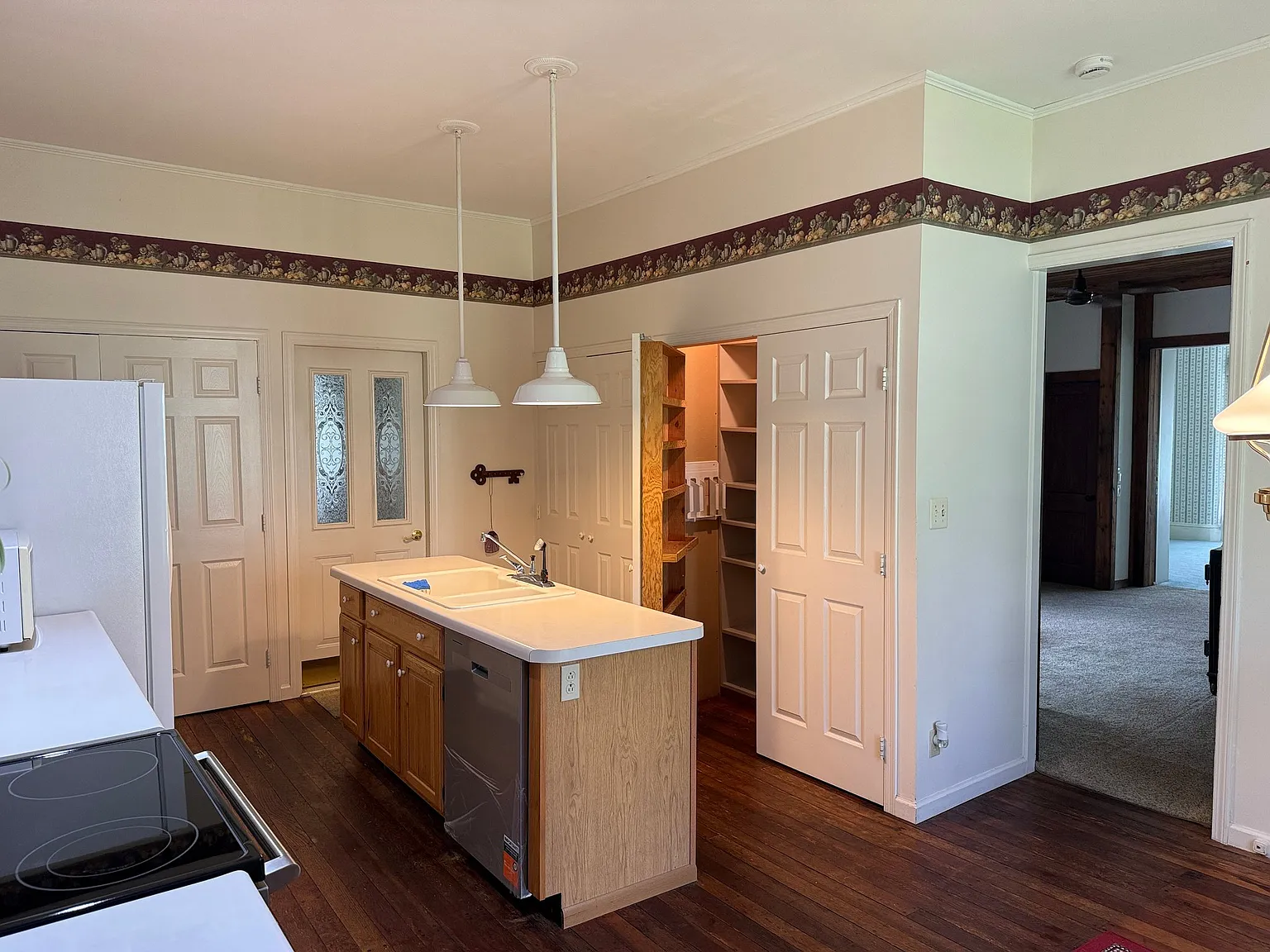 325 S Main - Home — Photo 4