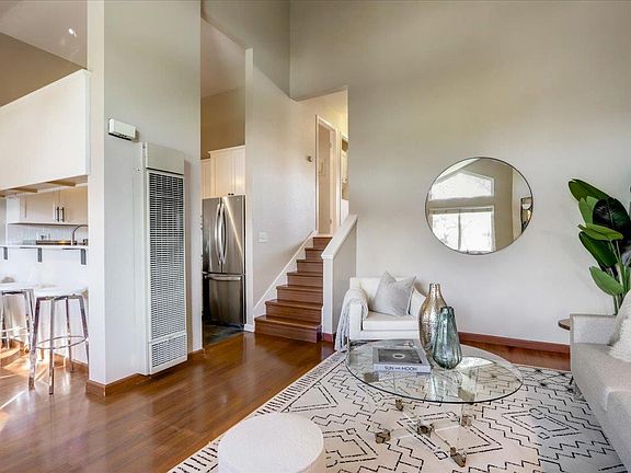 4th image of 460 Coyote Creek Cir