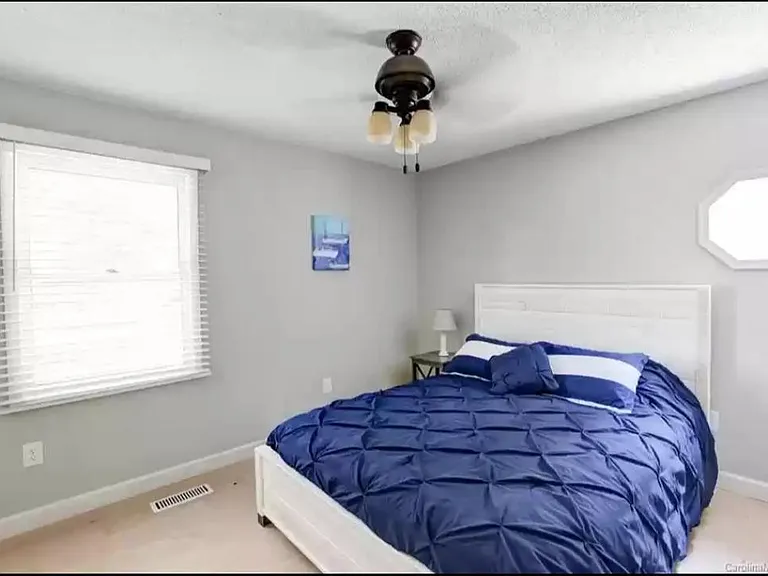 6702 Emerald Isle Dr — Photo 17
