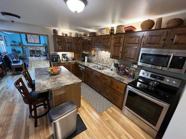 3802 White Pine Dr E