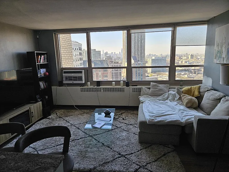 3950 N Lake Shore Dr #2321 — Photo 2