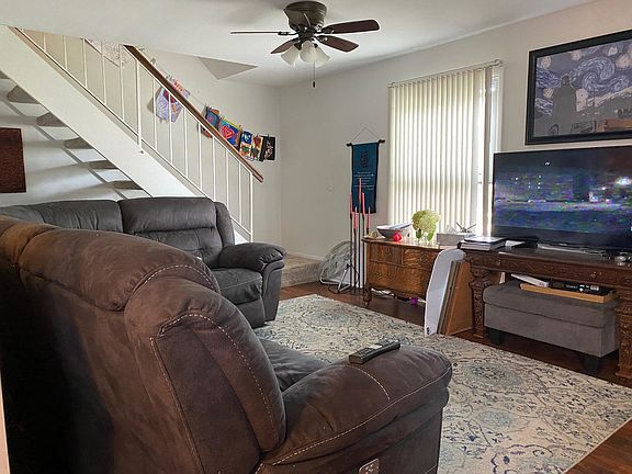 5th image of 360 Farmington Ln #360