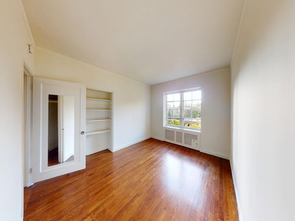 899 Green St Suite 201