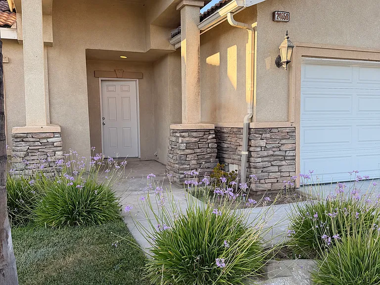 24658 Constellation Way — Photo 2
