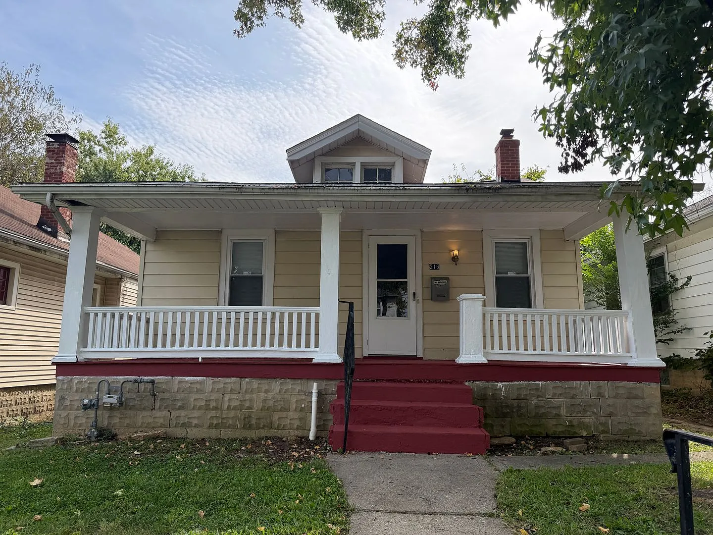 Large Two Bedroom home on Quiet Dayton Street — Photo 1