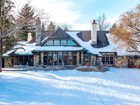 1102 32nd Ave S, Fargo, ND 58104