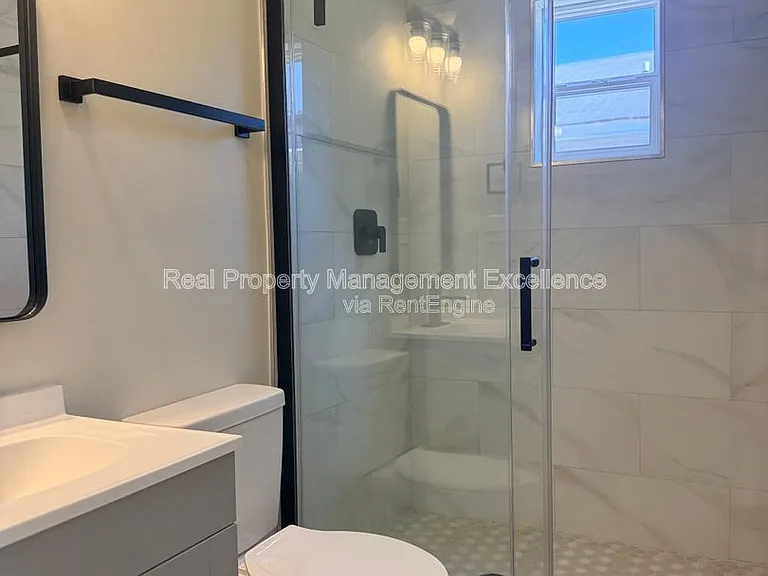114 E Club Blvd #A — Photo 14