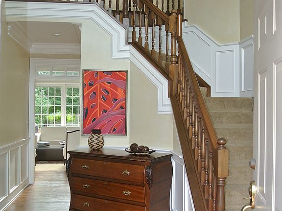 2nd image of 347 Glengarry Dr