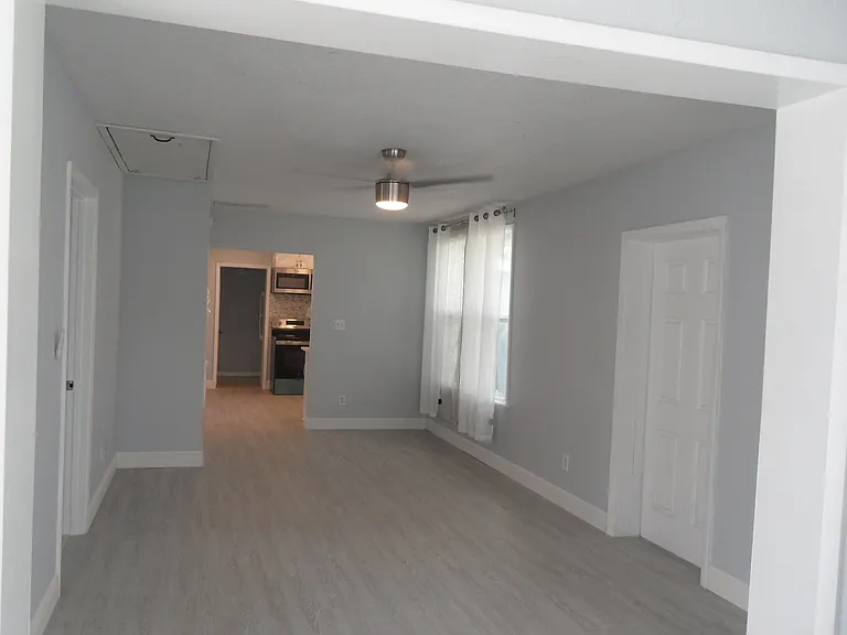 1600 Roosevelt Ave — Photo 3
