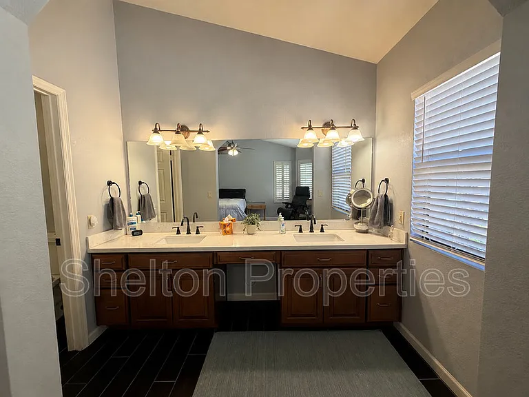 9418 W Tonto Ln — Photo 16