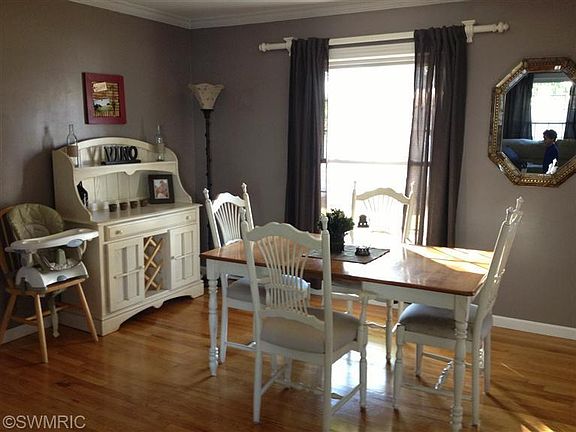 3rd image of 3242 Hazelnut Dr NW