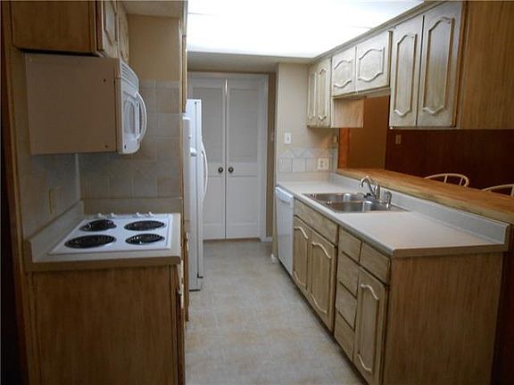 5th image of 1712 Galahad Ln