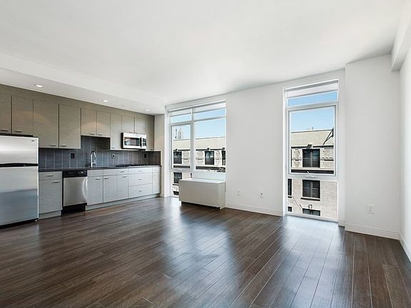 3rd image of 185 Avenue B APT 5D