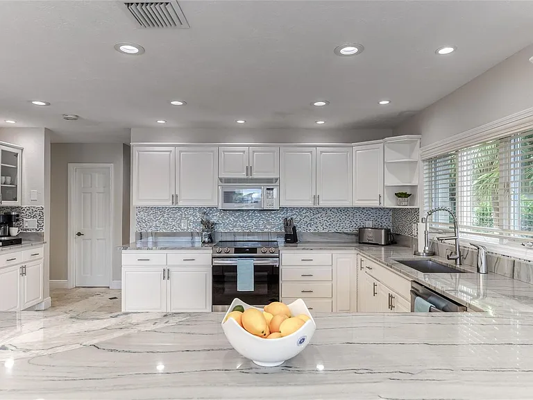 616 1st Key Dr — Photo 18