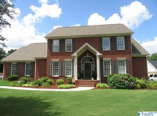 2711 Summerwind Dr SE, Decatur, AL 35603