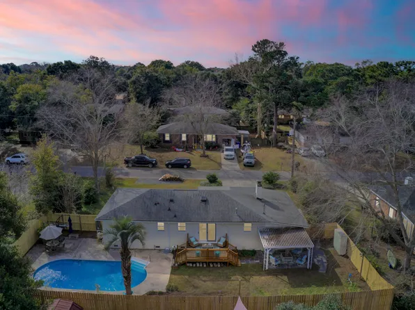 1332 Briarfield Ave, Charleston, SC 29412