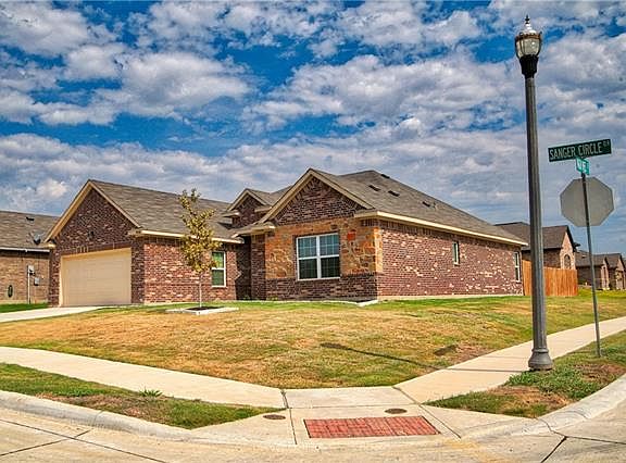 3rd image of 4918 Sanger Circle Dr