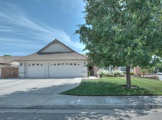 2902 Santa Ana Ave, Clovis, CA 93611