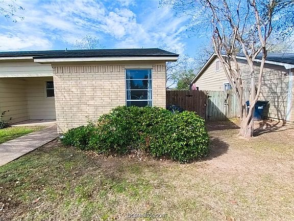 3rd image of 811 San Benito Dr