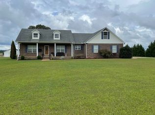 165 Leath Ln, Finger, TN 38334