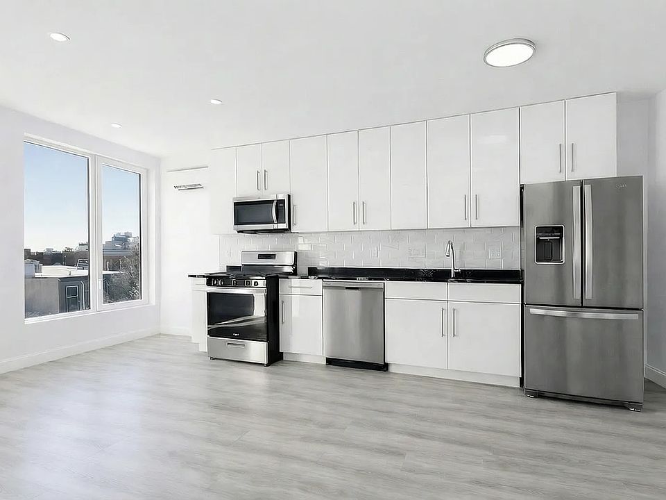 1st image of 142 Huron St #3A
