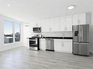142 Huron St #3A, Brooklyn, NY 11222
