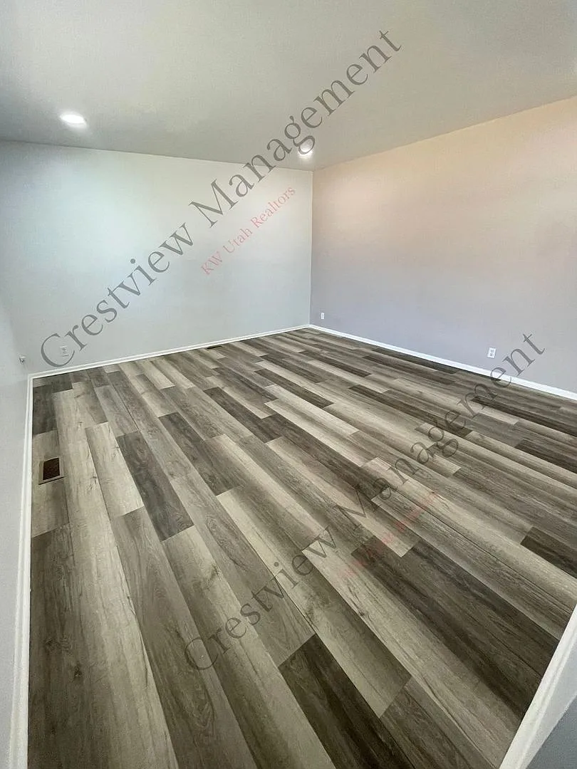Roy Duplex — Photo 3
