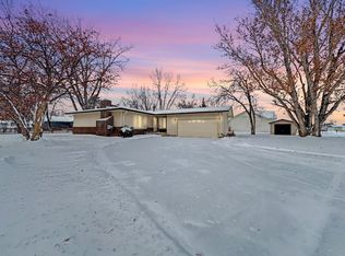 2200 5th Ave SW, Minot, ND 58701