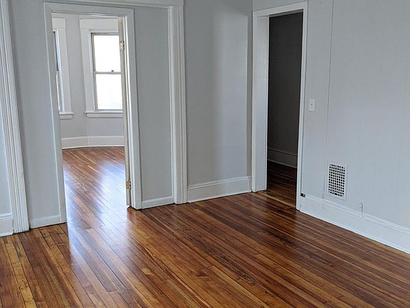4th image of 670 Dewey St