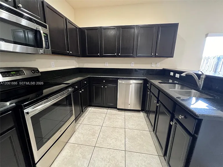 748 SE 32nd Ave #748 — Photo 9