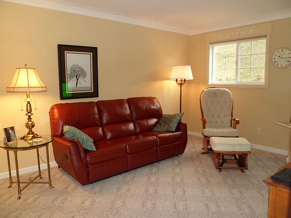 5th image of 816 Crestmont Way APT D