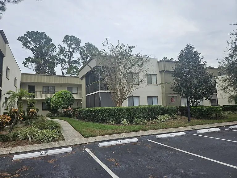 3300 Fox Chase Cir N #215 — Photo 21
