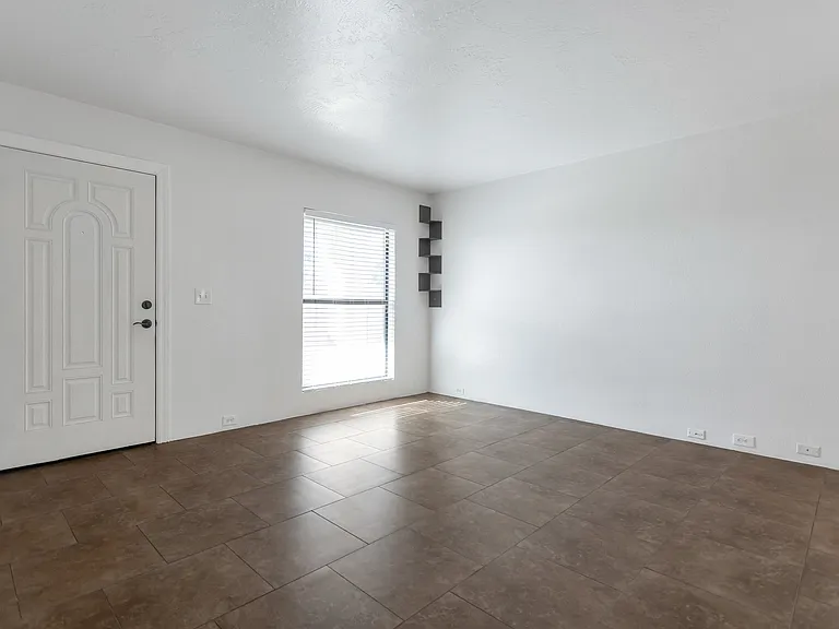 1820 E Frier Dr #2 — Photo 10