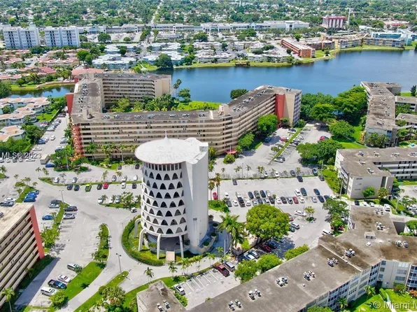 1750 NE 191st St APT 111-2, Miami, FL 33179