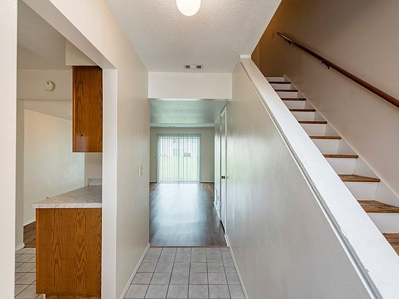 3rd image of 727 S Main St APT 16