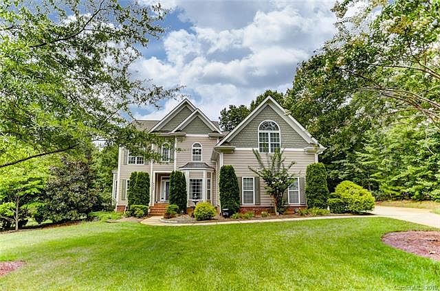 1st image of 4827 Rockwood Dr