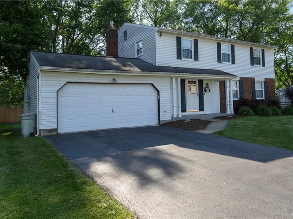 13 Nectarine Ln, Liverpool, NY 13090