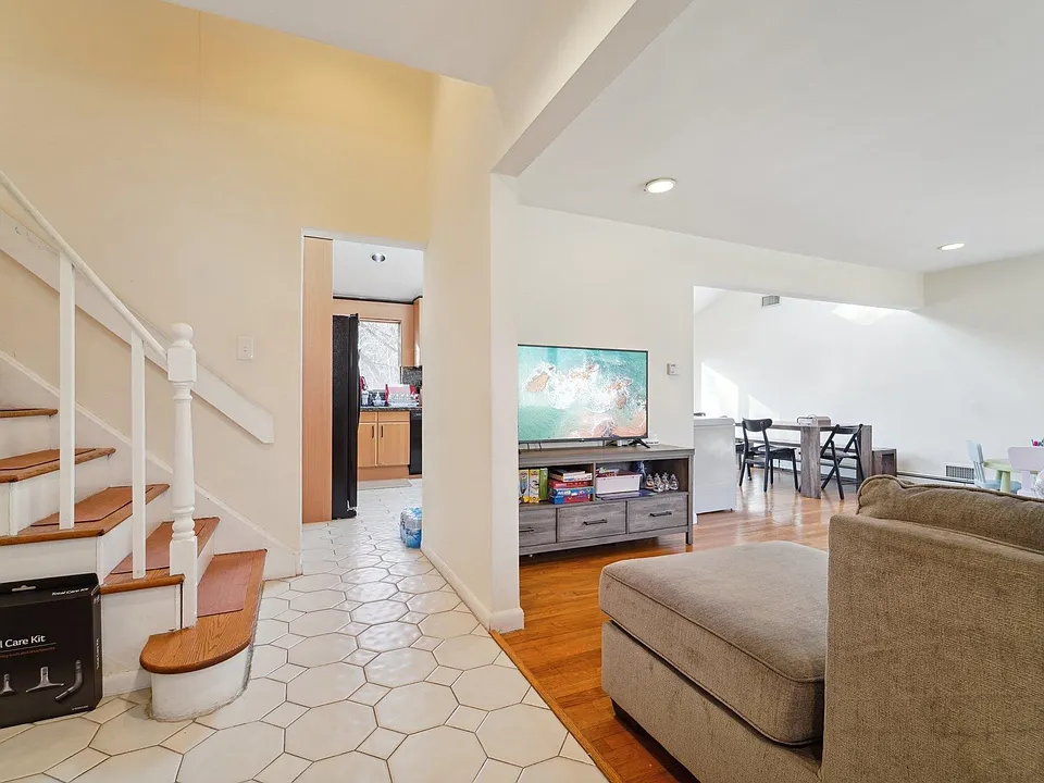 324 Brook St #324