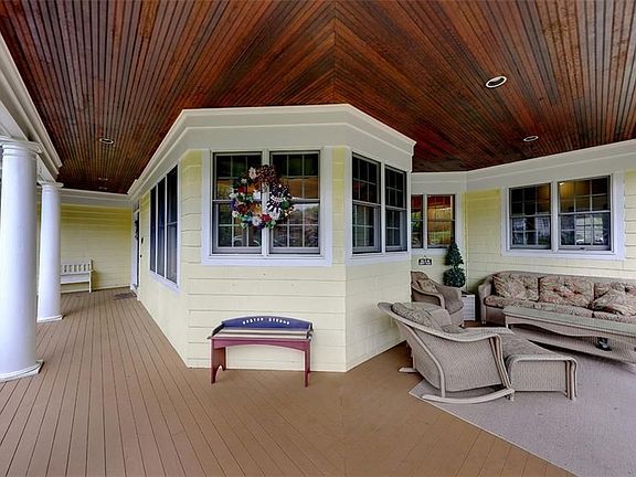 3rd image of 11 Jasons Grant Dr