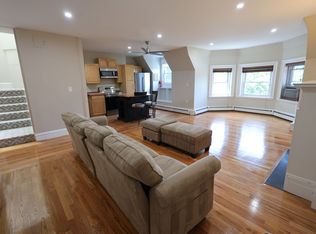 318 Tappan St APT 3, Brookline, MA 02445
