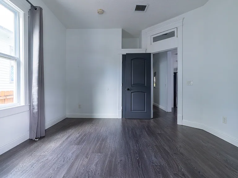 1736 Ionia St — Photo 13