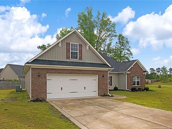 3rd image of 221 Harcourt Pl