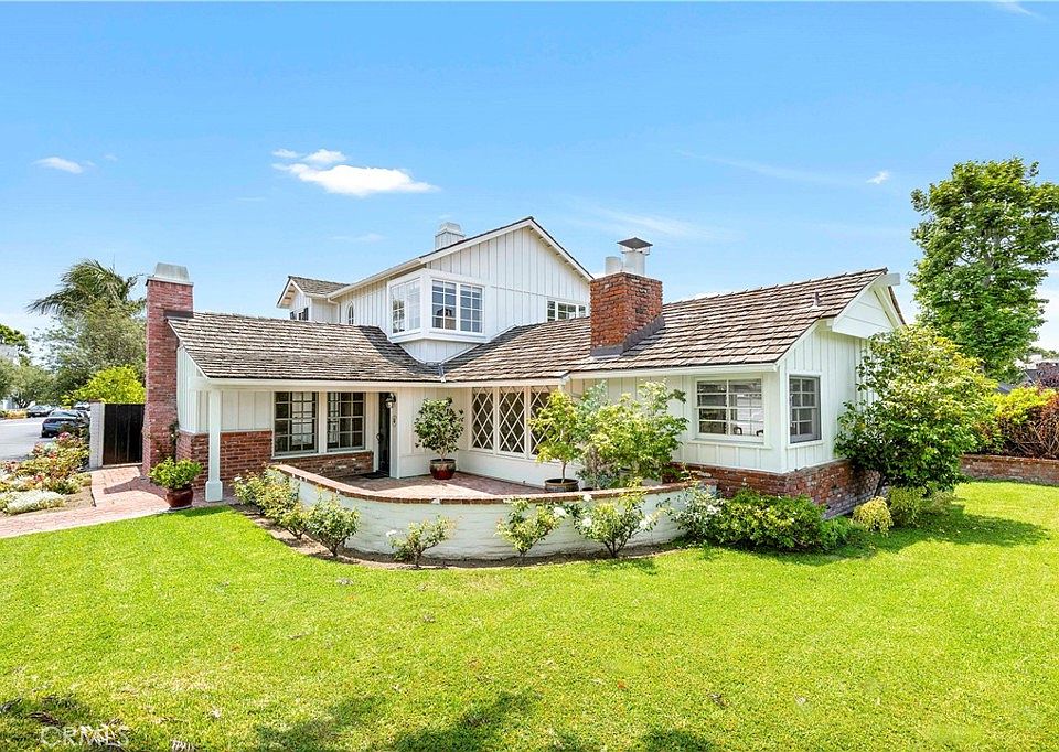 1st image of 2562 Vista Dr