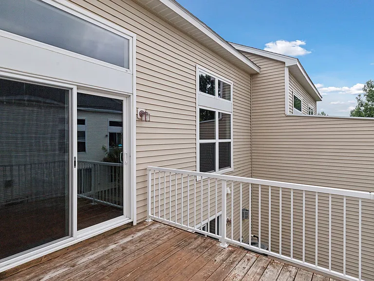 15424 Foster Dr N — Photo 31