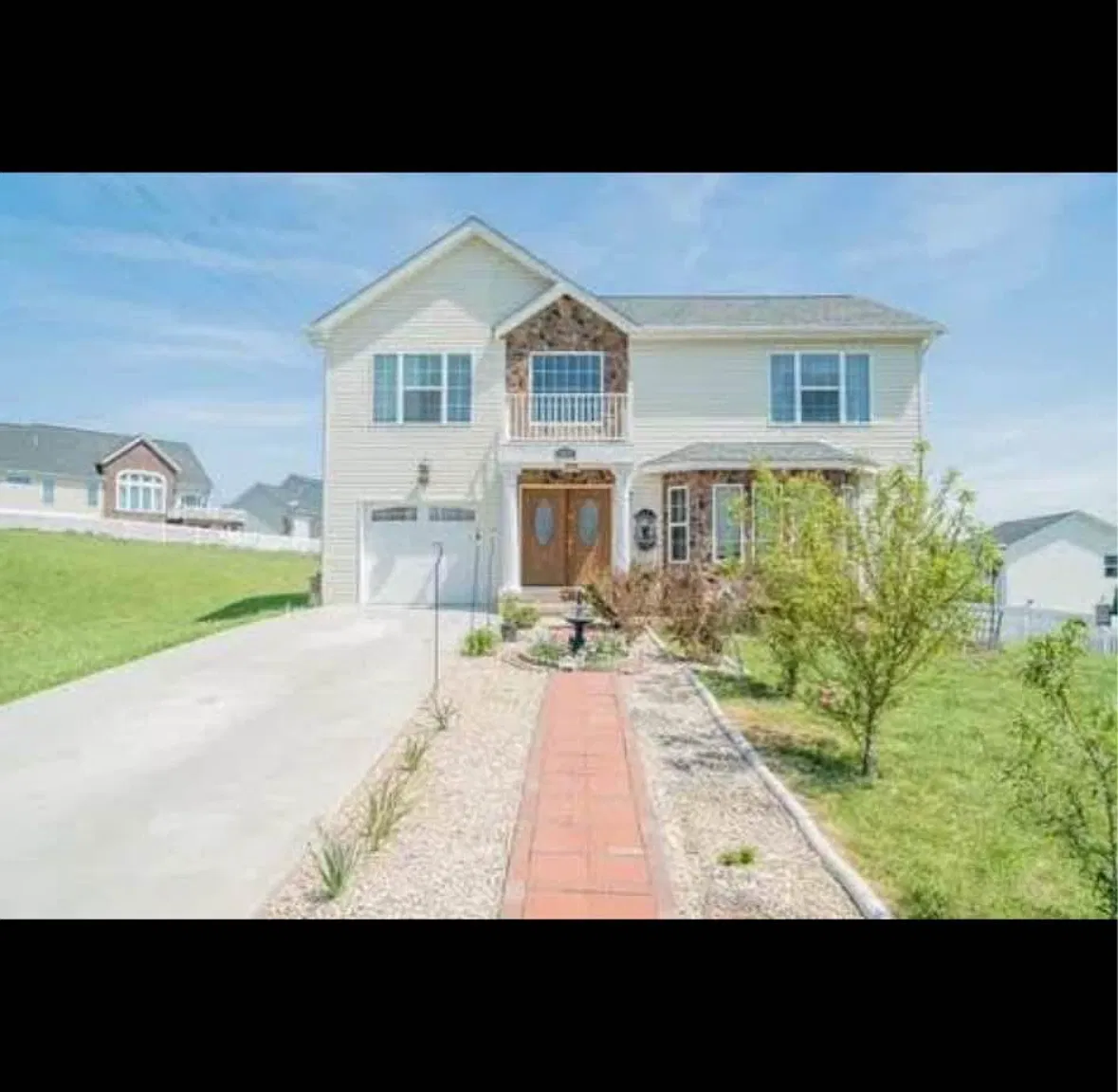 3 bed, 2530 sqft, $2,300 — Photo 1
