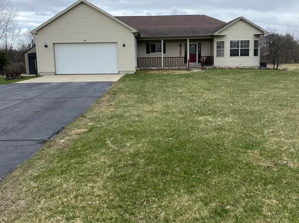 5430 Polar Bear Ct NE, Rockford, MI 49341