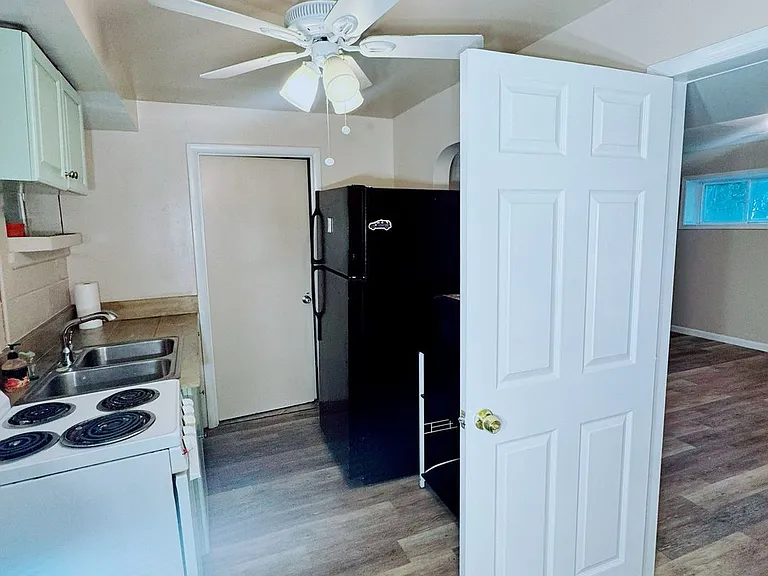 10000 Locust St #BASEMENT — Photo 6